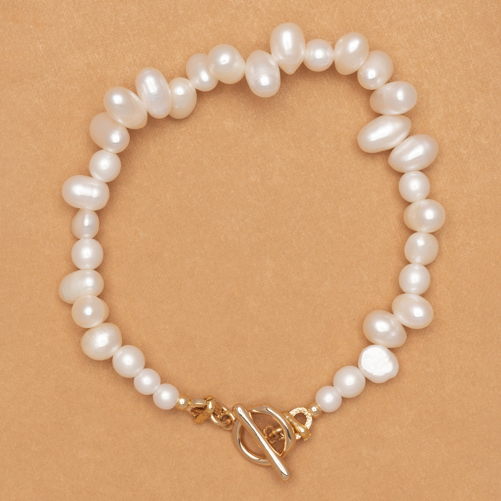 WHITE PEARL WAVE BRACELET
