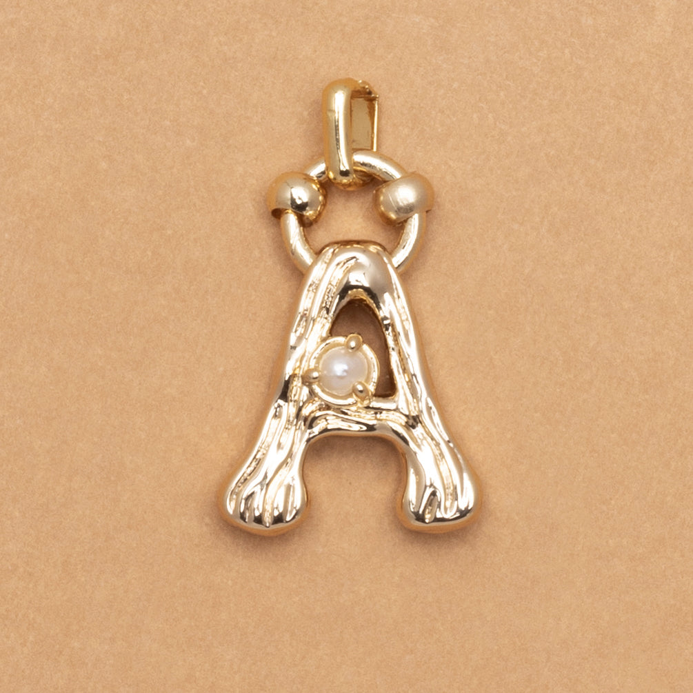 CHARM ALPHABET AND PEARL "A"(SMALL SIZE)