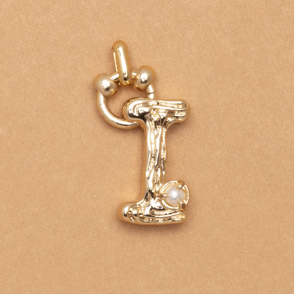 CHARM ALPHABET AND PEARL "I"(SMALL SIZE)