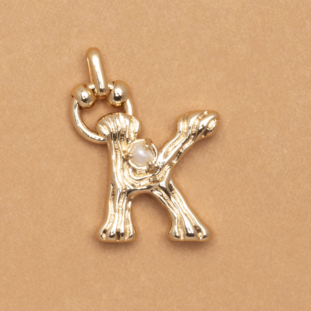 CHARM ALPHABET AND PEARL "K"(SMALL SIZE)