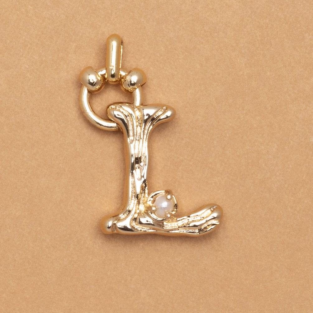 CHARM ALPHABET AND PEARL "L"(SMALL SIZE)