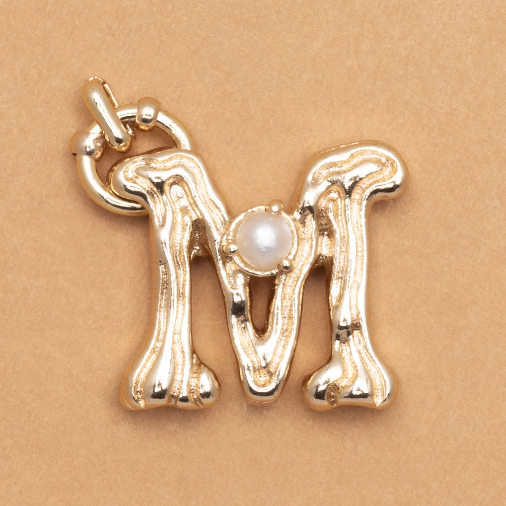 CHARM ALPHABET AND PEARL "M"(BIG SIZE)