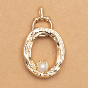CHARM ALPHABET AND PEARL "O"(BIG SIZE)