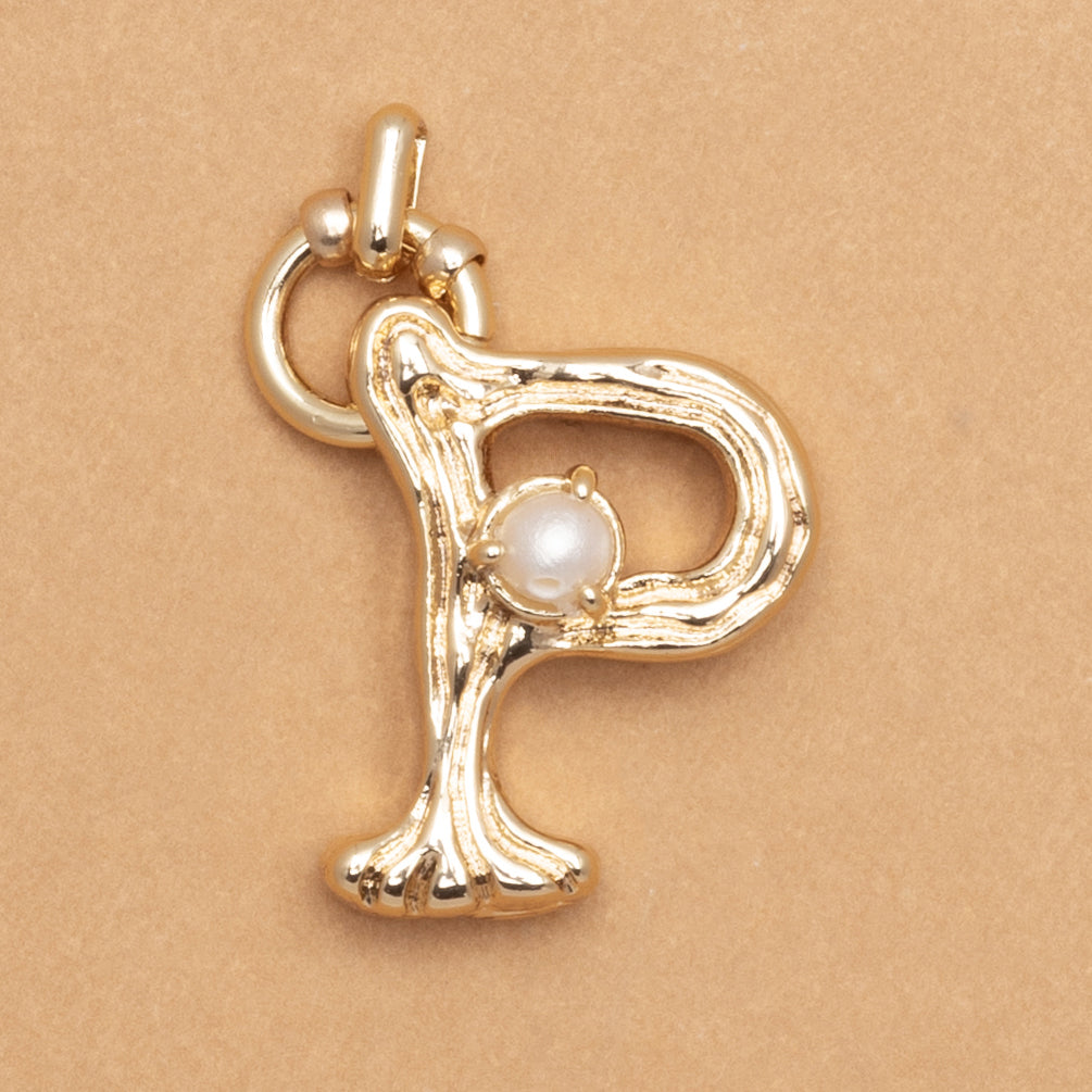 CHARM ALPHABET AND PEARL "P"(BIG SIZE)