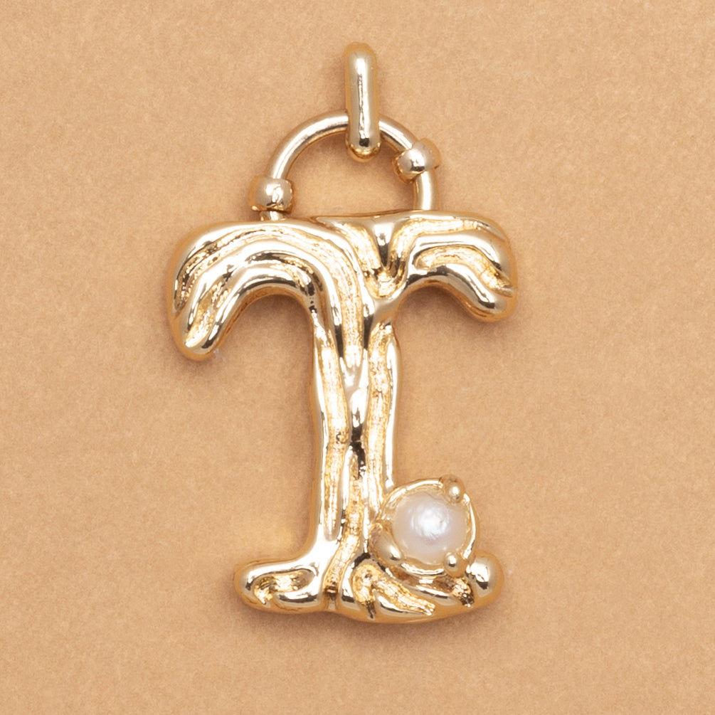 CHARM ALPHABET AND PEARL "T"(BIG SIZE)