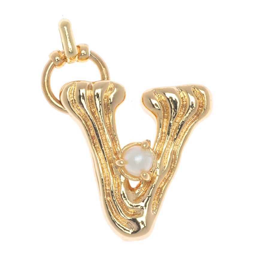 CHARM ALPHABET AND PEARL "V"(BIG SIZE)