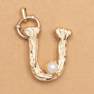 CHARM ALPHABET AND PEARL "U"(BIG SIZE)