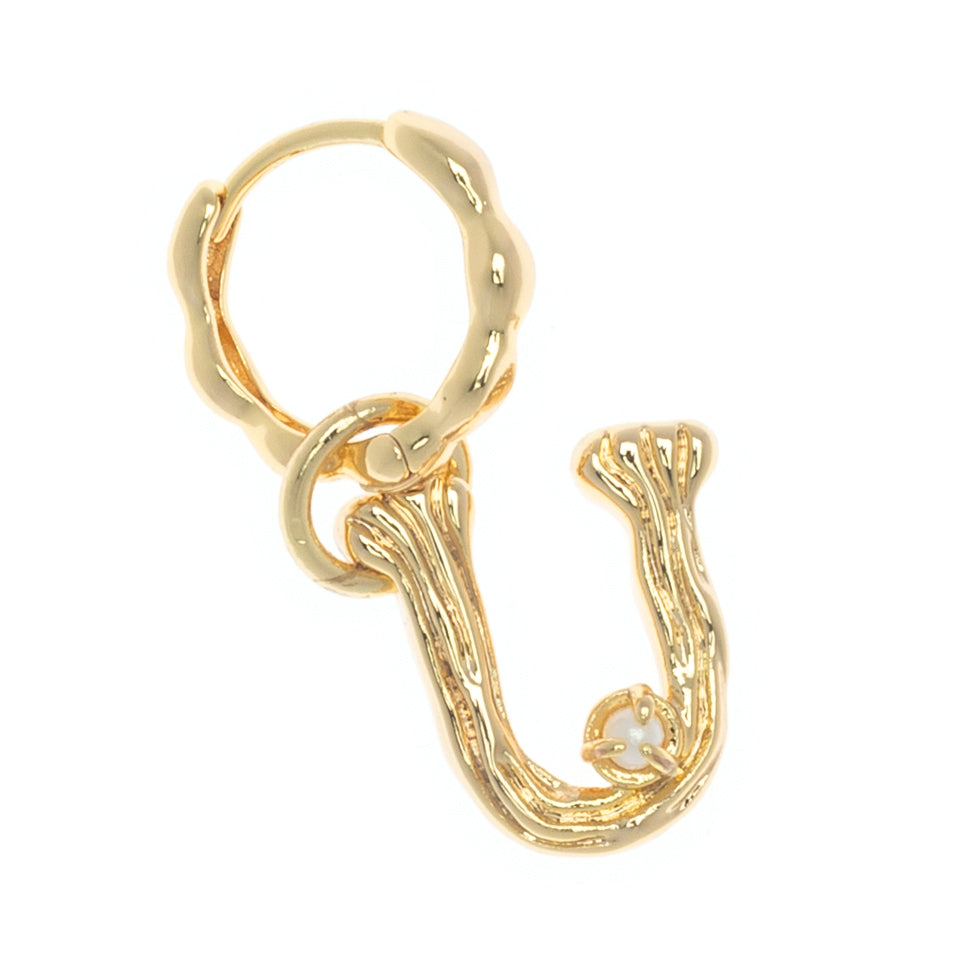 ALPHABET AND PEARL EARRINGS "U"