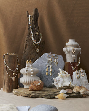 BROWN BEADED CHARM NECKLACE