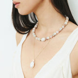 FREEFORM WHITE PEARL PENDANT NECKLACE