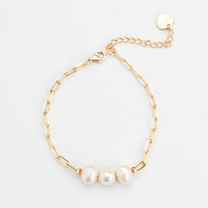 TRIPLE PEARL GOLD CHAIN BRACELET