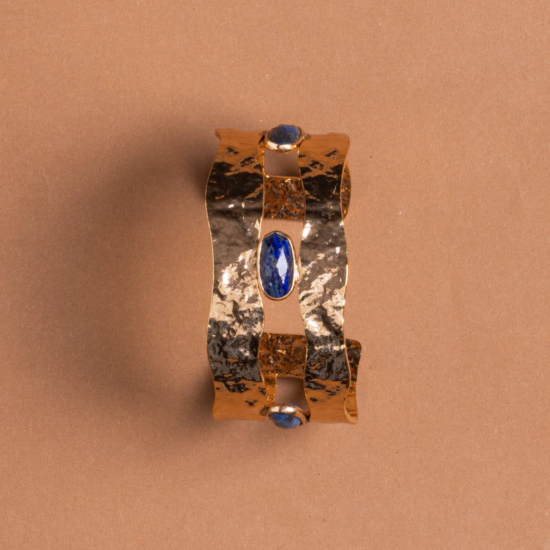 LAPIS LAZULI STUD HAMMERED GOLD CUFF