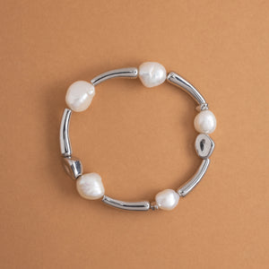 TRIPLE WHITE PEARL GOLD BRACELET