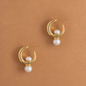 WHITE PEARL EARRINGS