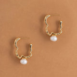 RHODIUM PEARL SHORT ROUND EARRINGS