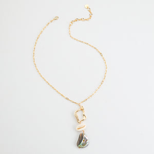 WHITE PEARL PENDENT NECKLACE