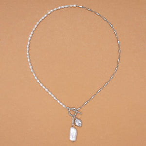HOOP AND LOOP PEARLY NECKLACE
