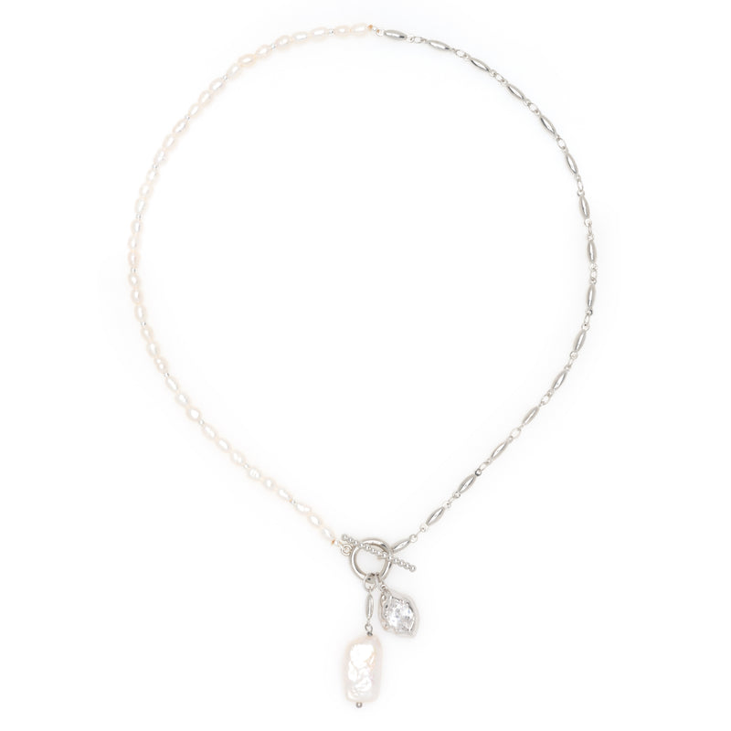 HOOP AND LOOP PEARLY NECKLACE