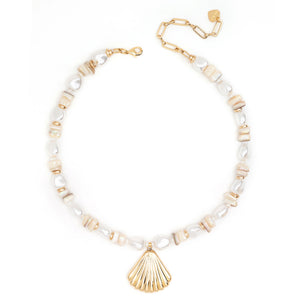 GOLDEN SHELL PEARL STRAND SHORT NECKLACE