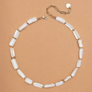 WHITE ELONGATED BEAD NECKLACE