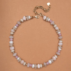 SINGLE STRAND PINK AND WHITE SHORT NECKLACE