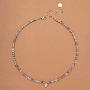 PEACH BEADED SHORT NECKLACE