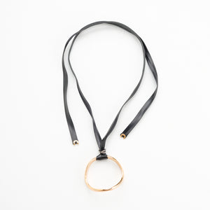 RING PENDENT RIBBON NECKLACE