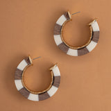 BROWN WHITE C-HOOP EARRINGS [FW24]