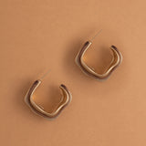 BROWN RHODIUM C-HOOK EARRINGS [FW24]