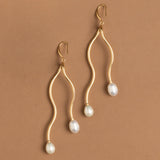 DOUBLE WHITE PEARL CURVE EARRINGS