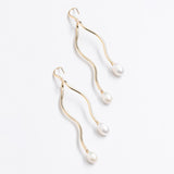 DOUBLE WHITE PEARL CURVE EARRINGS