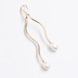 DOUBLE WHITE PEARL CURVE EARRINGS