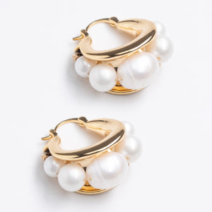 WHITE PEARL BEAD CHUNKY HUGGIE EARRINGS
