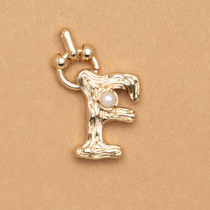 CHARM ALPHABET AND PEARL "F"(SMALL SIZE)