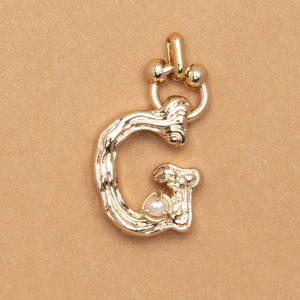 CHARM ALPHABET AND PEARL "G"(SMALL SIZE)