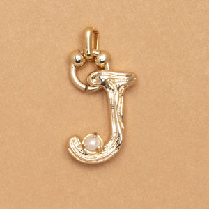 CHARM ALPHABET AND PEARL "J"(SMALL SIZE)