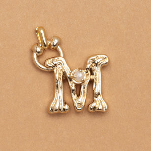 CHARM ALPHABET AND PEARL "M"(SMALL SIZE)