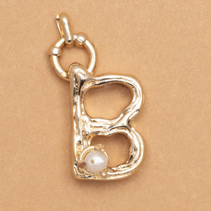 CHARM ALPHABET AND PEARL "B"(BIG SIZE)