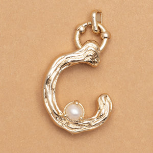 CHARM ALPHABET AND PEARL "C"(BIG SIZE)