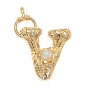 CHARM ALPHABET AND PEARL "V"(BIG SIZE)