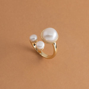 MOTHER AND CHILD WHITE PEARL GOLD RING