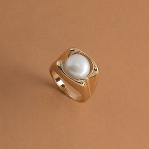 CHUNKY PEARL GOLD RING