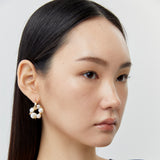 HAMMERED RHODIUM WHITE PEARL DROP EARRINGS