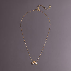 DELICATE SHELL CHARM GOLD NECKLACE