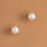 WHITE FLOWER PEARL STUD EARRINGS