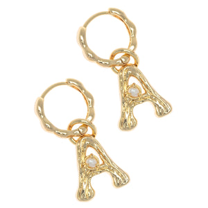 ALPHABET AND PEARL EARRINGS "A"