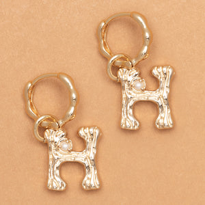 ALPHABET AND PEARL EARRINGS "H"