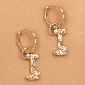 ALPHABET AND PEARL EARRINGS "I"