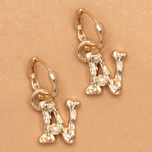 ALPHABET AND PEARL EARRINGS "N"