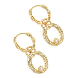 ALPHABET AND PEARL EARRINGS "O"